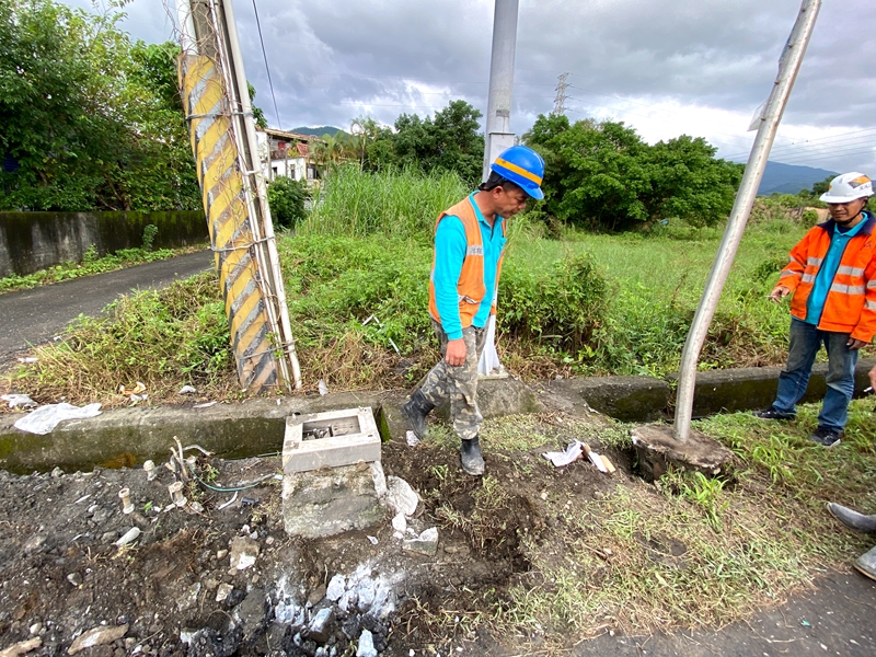 副總統下鄉 休假礁警維安交管遭撞重傷脫險