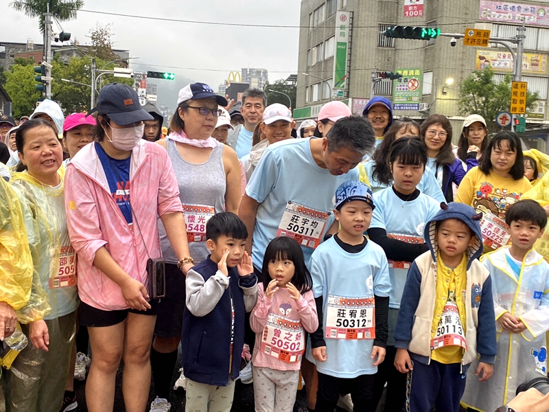 礁溪溫泉馬拉松四千跑者 溫泉鄉寒冬奔馳