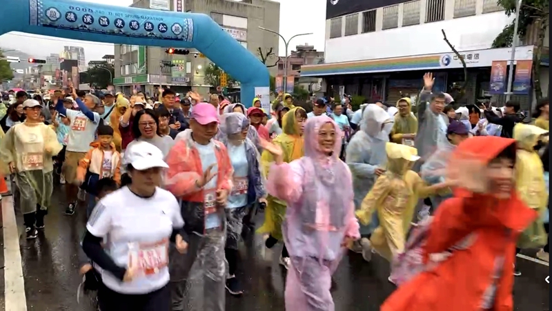 礁溪溫泉馬拉松四千跑者 溫泉鄉寒冬奔馳