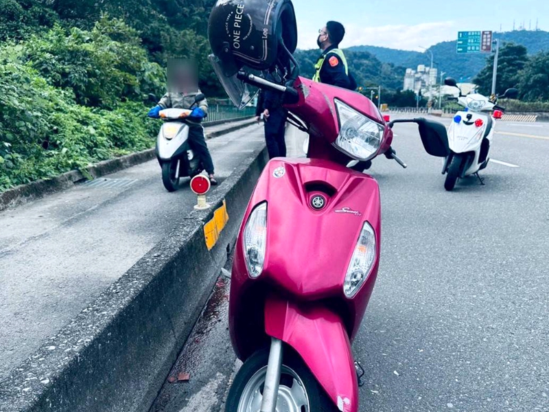 蘇澳移山路美猴王攔路 女騎士閃不及棃田!