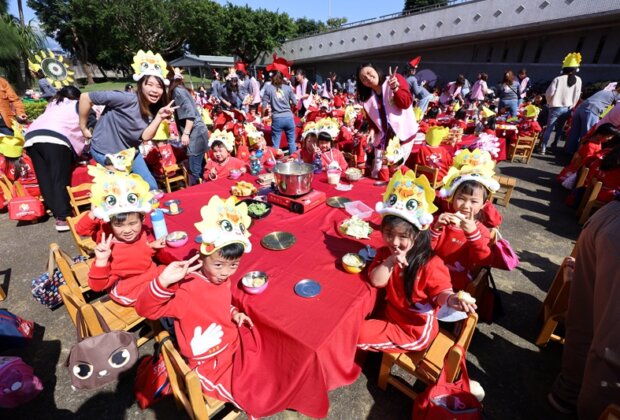 種稻煮飯做公益 羅東幼兒園從小愛開始