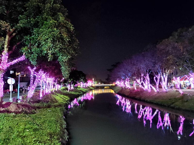情人節燈海浪漫造氣氛