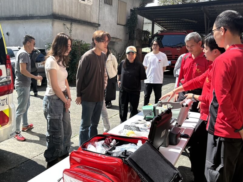 告五人南澳捐救護車 讓公益變得更有溫度