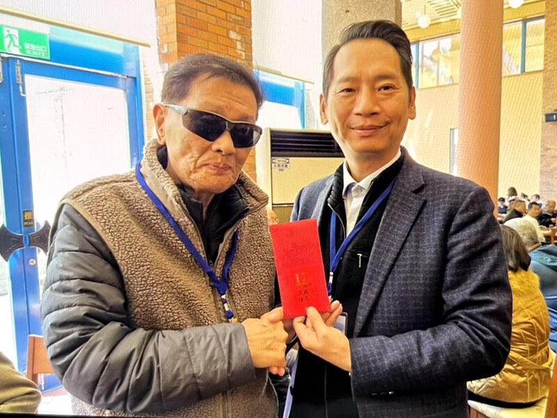 宜蘭歷任議員齊聚 回憶一甲子議政(墨鏡者游耀長)