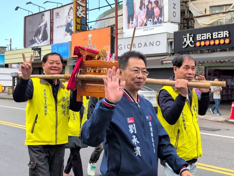 跟著土地公春遊羅東 千人祈福迎好運