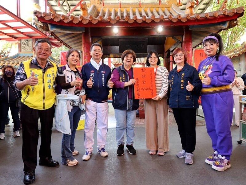 跟著土地公春遊羅東 千人祈福迎好運