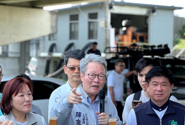 陳金德關心七賢抽水站與台2庚延伸線