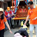 頭城大熱鬧8大媽祖會香千人鑽鑾轎擠爆老街