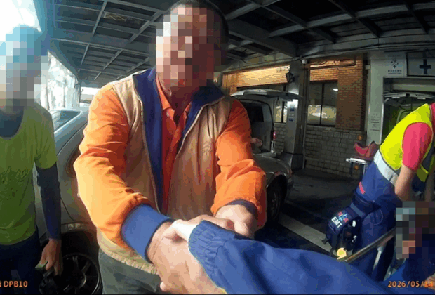 星警救命前導車 84歲昏迷婦獲救!
