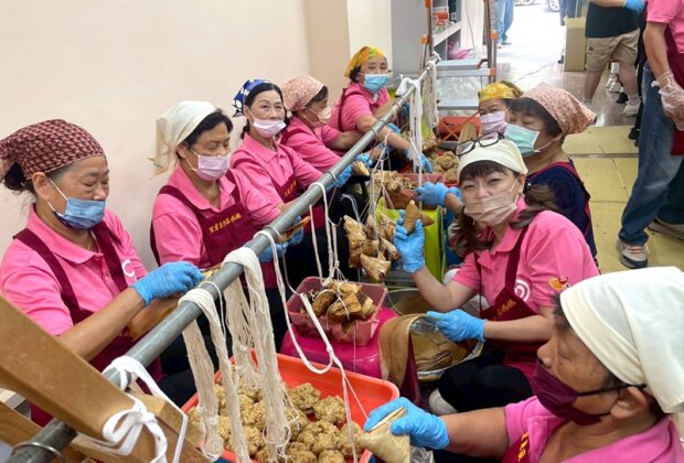 宜蘭家扶包1700顆愛心粽暖弱勢 溫媽28年不斷